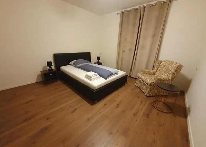 Gemuetliches Privatzimmer Mit Franzoesischem Doppelbett An Der Universitaetsklinik Mainz