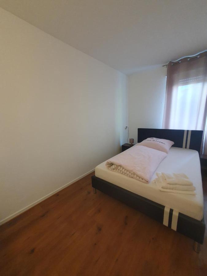 Gemuetliches Privatzimmer Mit Franzoesischem Doppelbett An Der Universitaetsklinik Privatunterkunft