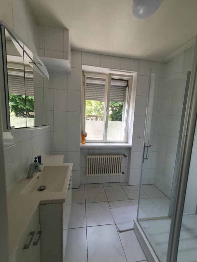 Gemuetliches Privatzimmer Mit Franzoesischem Doppelbett An Der Universitaetsklinik
